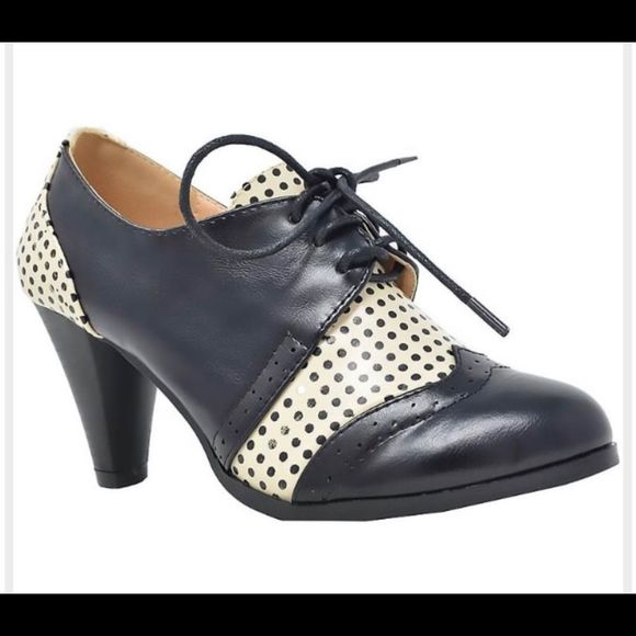Black Rockabilly heeled ankle booties with polkadots - Picture 1 of 1